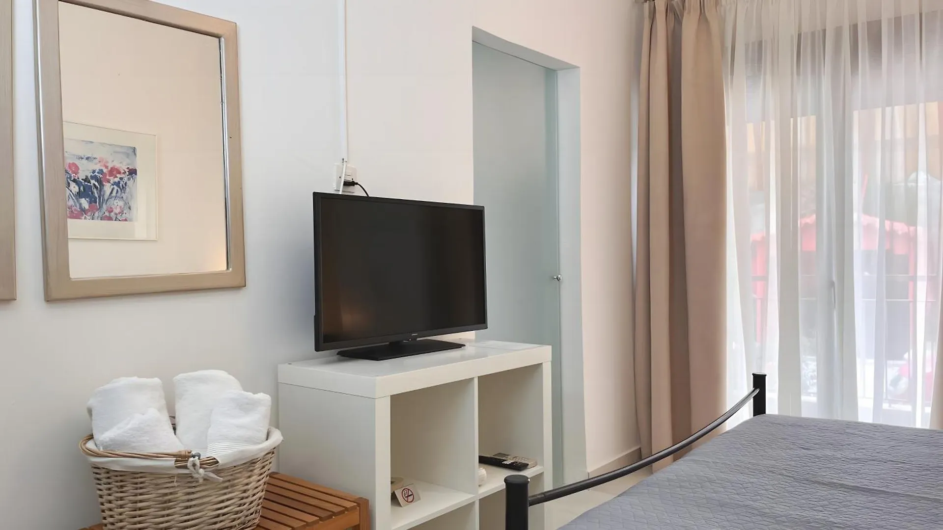 Aparthotel Almira Studios Sarti